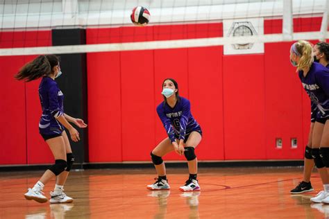 Hampton Bays Tops Host To Win Pierson/Bridgehampton Varsity Girls Volleyball Tournament - 27 East