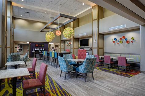 Hampton Inn & Suites, Ardmore, OK – Commercial Interior Design, TX | Nikasa Design