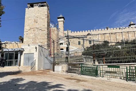 Israel cuts parts of stairs of Ibrahimi Mosque in Hebron – Middle East ...