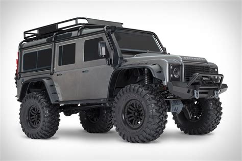 Traxxas TRX-4 R/C Defender | Uncrate