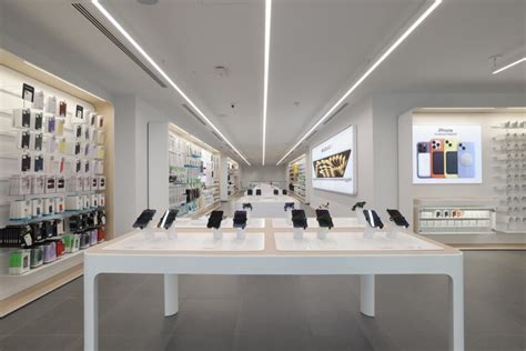 K-tuin opens second Apple Premium Partner store in Spain at Calle ...