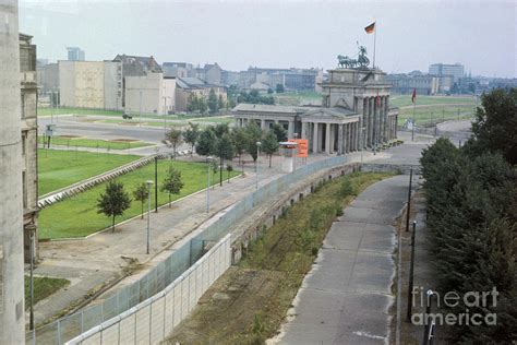 Overhead View Of The Berlin Wall Photograph by Bettmann - Pixels