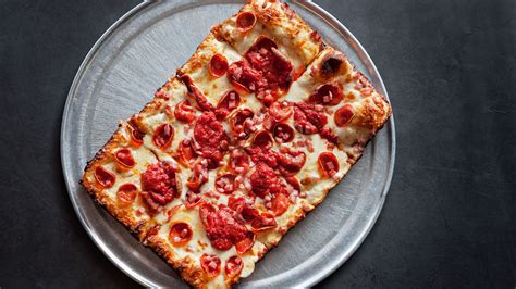 The Only Cheese You Should Ever Use For Crispy Detroit-Style Pizza