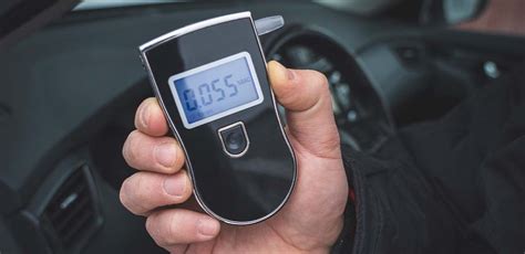 How Does a Breathalyzer Work?: The Technology and Top 5 Brands