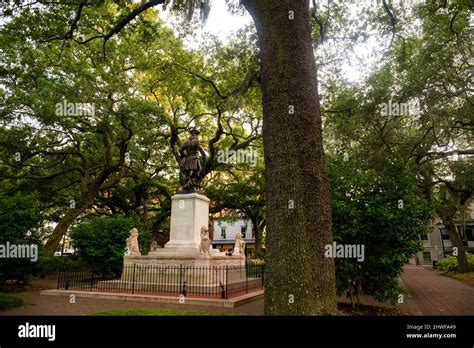 Statue of general james oglethorpe hi-res stock photography and images - Alamy