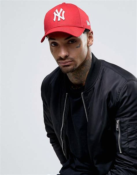 NEW ERA 9FORTY NY ADJUSTABLE CAP IN RED - RED. #newera # | New era cap outfit men, Cap outfit ...