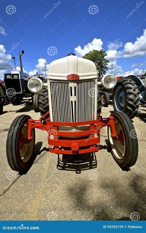 Restored Ford N Series Tractor Editorial Stock Image - Image of annual, weekend: 92295729