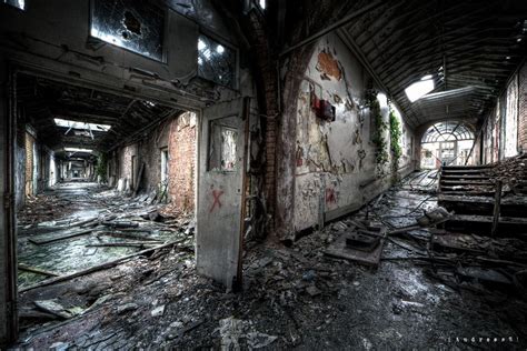 Horror asylum in decay | World best photos, Environment projects, Horror