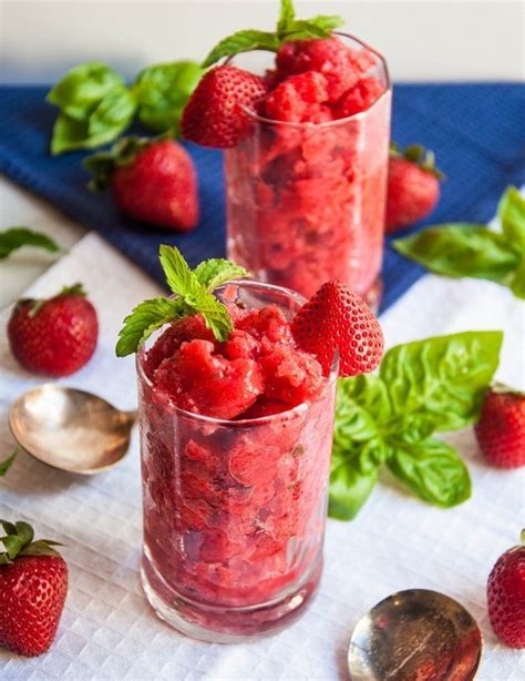 31 Delicious Summer Berry Desserts