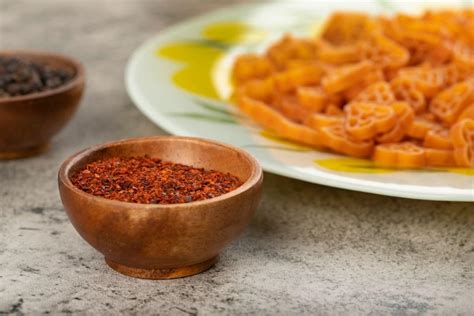 10 Chili Powder Substitutes: Spicing Up Your Dishes - Kitchenous