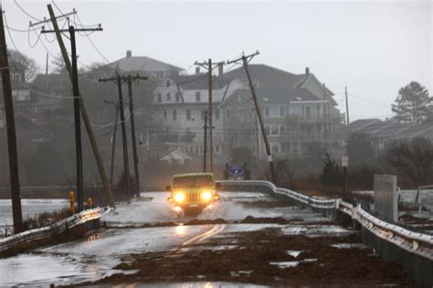 Millions without power as winter storm batters U.S. with blizzards ...