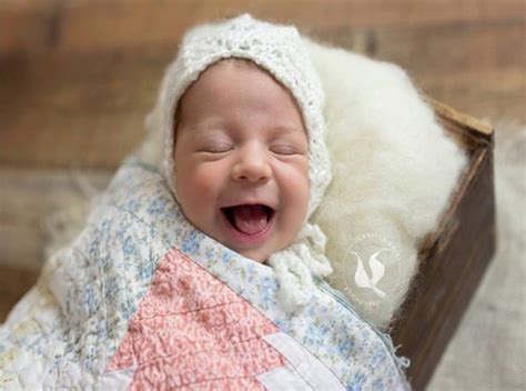 Новородената внучка на Стоичков с първа фотосесия (СНИМКИ) - Новини от Бургас и региона