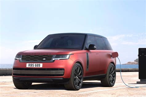 Range Rover Plug-In Hybrid Has 70 Mile EV Range | GreenCarGuide