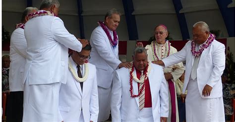 Samoa Observer | New American Samoan Governor and Lt. Governor sworn