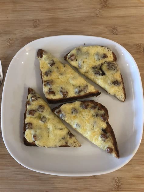 Branston Pickle cheese on toast. : UK_Food