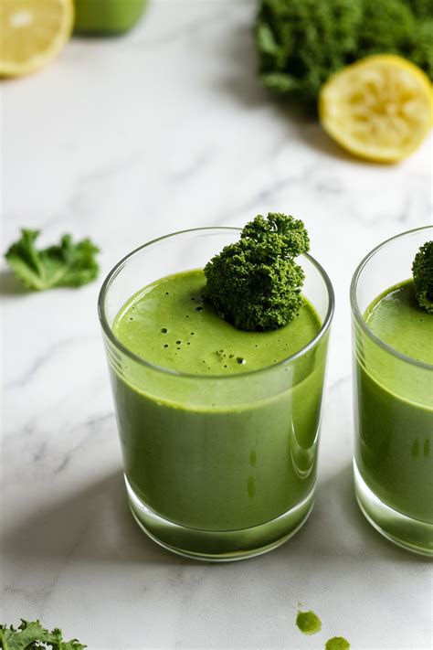 Delicious Kale Smoothie • Happy Kitchen