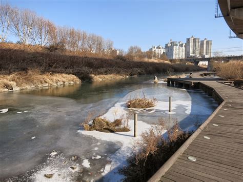 Cheonggyecheon Stream - Seoul - chichicho~