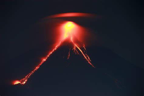 Watch: Mount Mayon creates spectacular display of lava and fire as ...