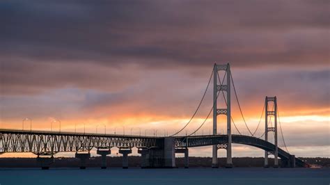 Mackinac Bridge In Michigan : After being closed in both directions for ...