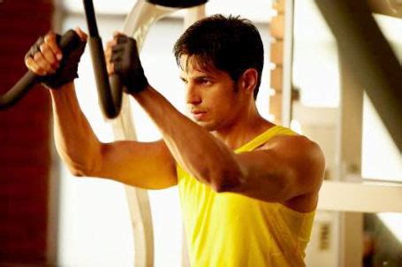 Siddharth Malhotra Workout and Diet Secret | Muscle world