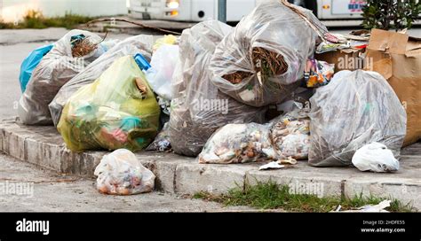 garbage, waste, roadside, garbages, wastes, roadsides Stock Photo - Alamy