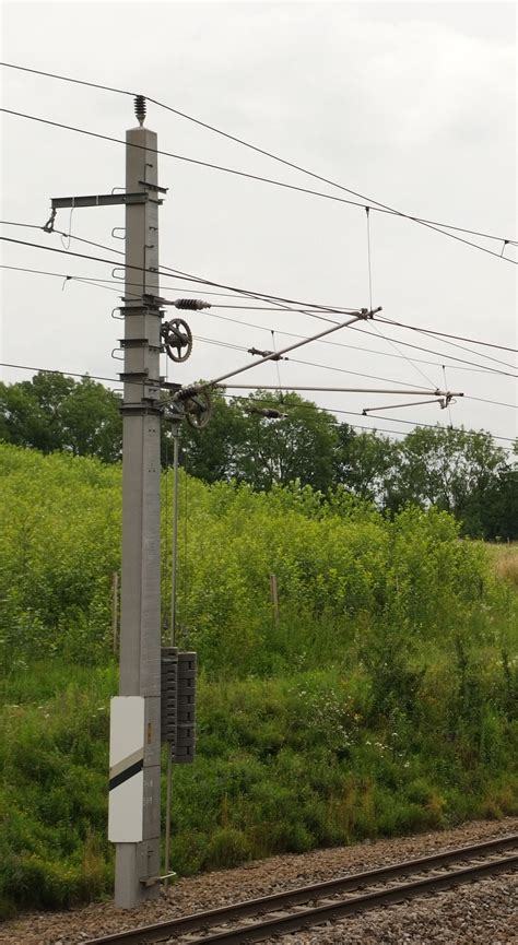 Overhead line construction - Mechanised track laying :: Trackopedia