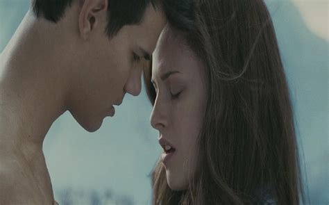 Bella and Jacob HOT Kiss!! - Jacob and Bella Image (17868430) - Fanpop