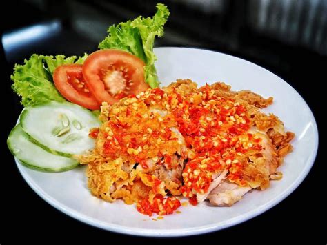 Ayam geprek (indonesian smashed chicken), Food & Drinks, Local F&Bs, Halal on Carousell