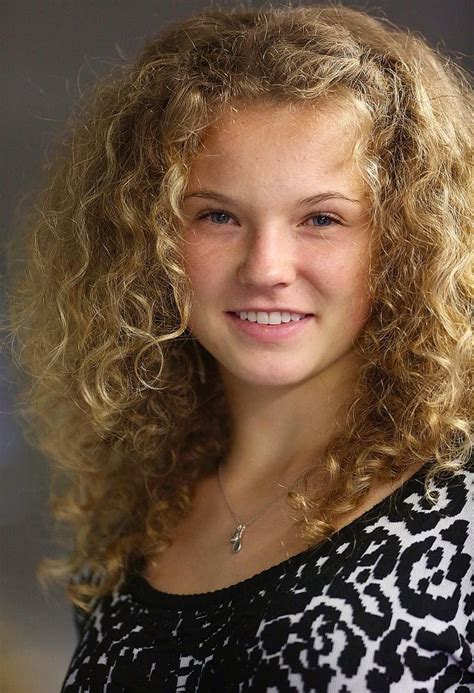 Katerina Siniakova | Tennis players female, Tennis players, Sport girl