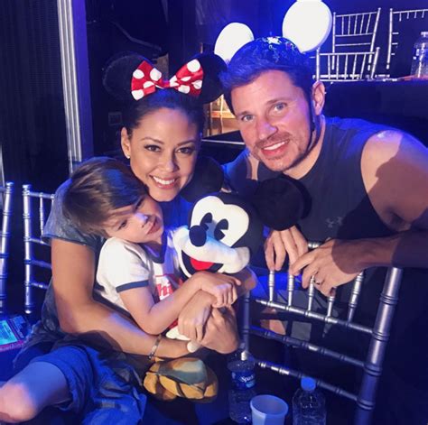 Nick & Vanessa Lachey’s Cutest Family Photos – SheKnows