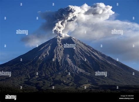 Composite volcano hi-res stock photography and images - Alamy