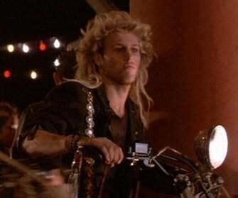 Brooke McCarter as Paul in The Lost Boys (1987) Brooke Mccarter, Best Vampire Movies, Blonde ...