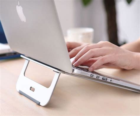 Useful Portable Aluminum MacBook Stand Review