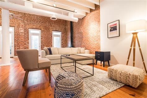 Best Airbnbs in Washington DC + Insider Neighborhood Guides!