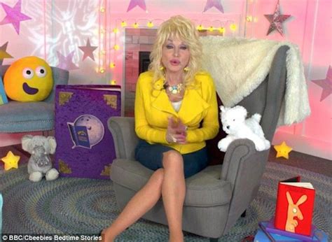 Dolly Parton on Cbeebies Bedtime Stories | Dolly parton, Bedtime stories, Country singers