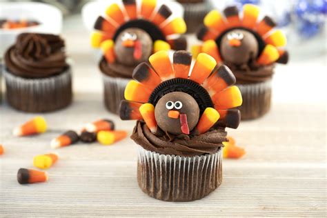 Best Turkey Cupcakes: Easy Thanksgiving Treat - Nature's Yoke - Free ...