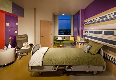 Gallery of Phoenix Children's Hospital / HKS Architects - 13