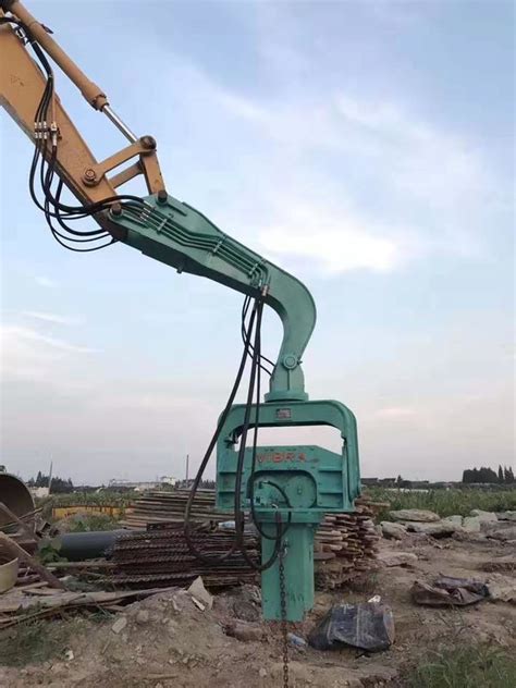 Compact Structure Vibratory Pile Driving Equipment Accurate Quick Piling Speed