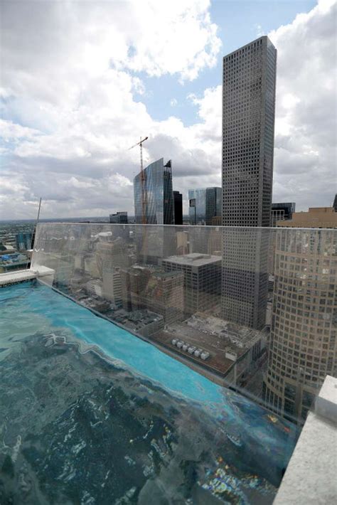 Market Square Tower's pool extends 10 feet beyond rooftop - Houston Chronicle