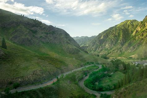 Heavenly Lake of Tianshan, Xinjiang - Museum of Wander