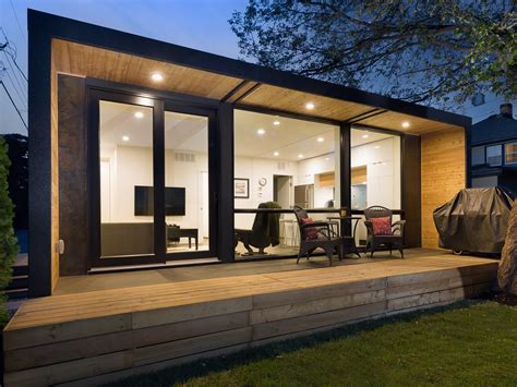 These Modern Shipping Container Homes Prove Luxe Is More