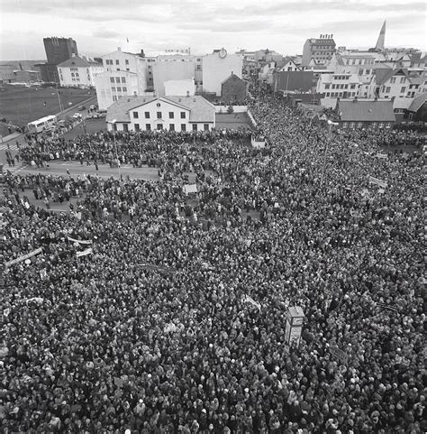 The day Iceland's women went on strike - BBC News