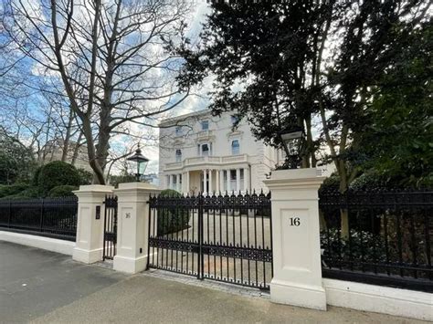 Roman Abramovich's £150m Kensington mansion that sits on land owned by ...