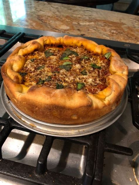 MY FAVORITE DEEP DISH PIZZA RECIPE - Delish Grandma's Recipes