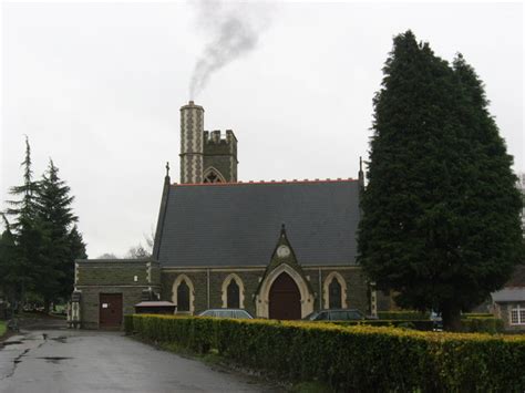 Glyntaff Crematorium © Bilbo cc-by-sa/2.0 :: Geograph Britain and Ireland