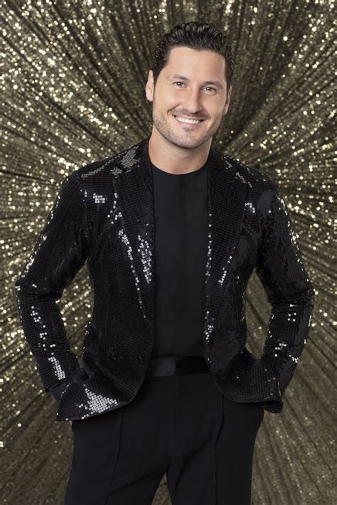 Val Chmerkovskiy | Dancing With the Stars Season 27 Pictures | POPSUGAR ...