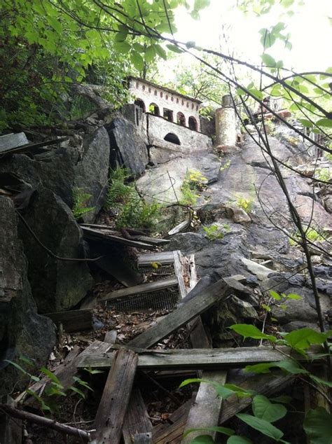 Abandoned biblical theme park ruins Holy Land USA album in comments - Photorator