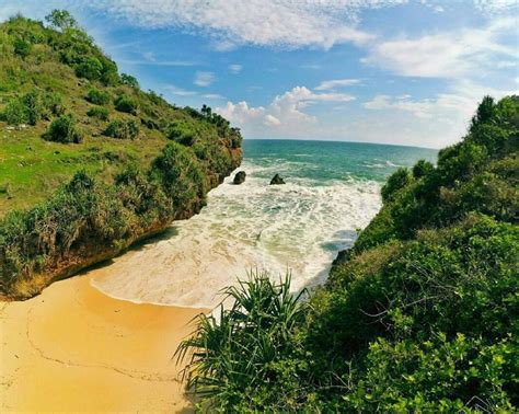 Pantai Ngetun | Foto, Lokasi, Rute, Harga Tiket, & Fasilitas