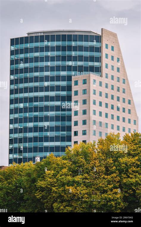 Modern architecture of the Rotterdam Stock Photo - Alamy