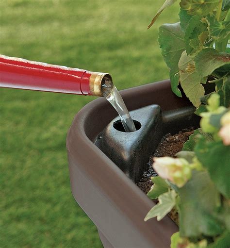 Self-Watering Planter - Lee Valley Tools